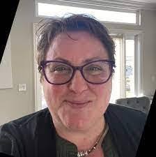 Toni Stapleton's Instagram, Twitter & Facebook