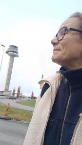 ✨NYHETER PÅ FLYGPLATSEN!✨ Ny bussangöring vid Terminal 5 och förändringar i  Terminal 4. Hör Arlandas flygplatschef Karl Eklund berätta om senaste nytt  på flygplatsen. #Swedavia #Arlanda #Arlandaairport #Terminal4