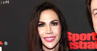 Nicole Curran's Instagram, Twitter & Facebook