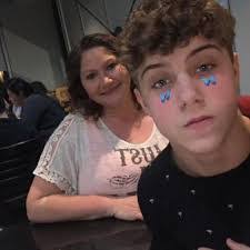 Diane Shaff's Instagram, Twitter & Facebook