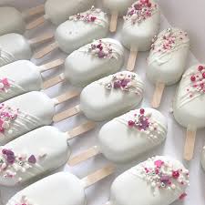 מיני מגנום Cakesicle Cakesicles Cakepopsicle Cakepop Instacakepops Cakestyle Israeli Kitchen Israeli Food Foodil Savoury Cake Mini Cakes Cake