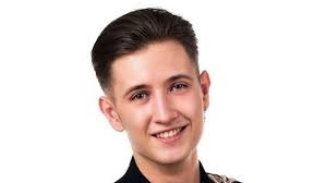 Jimmyvel énekel duettet Peter Srámek