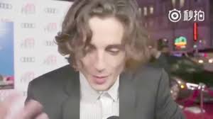 Тимоти Шаламе говорит на французском