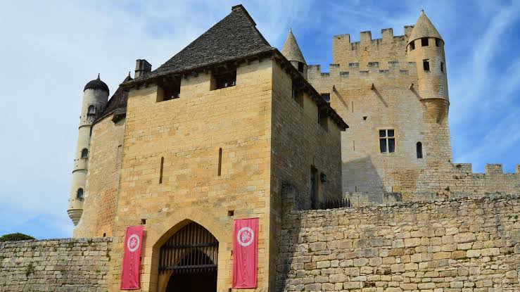 Medieval Architecture History: How It Really Worked |  ArchitectureCourses.org