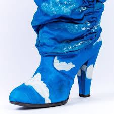 The prize is the cloud suit. 1 174 Otmetok Nravitsya 10 Kommentariev Larslala V Instagram I M In The Clouds After Watching The Prince In 2021 Prince Shoes Prince Clothes Prince Concert