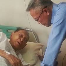 Nama penuh beliau adalah alam bin mahmud. Sujud Syukur Terakhir Ustaz Hassan