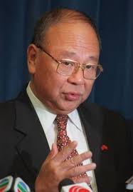 Secretary for Home Affairs David Lan Hong-tsung at the giant pandas  handover ceremony at the Hong