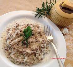 Many types of risotto contain butter, onion, white wine, and parmesan cheese. Risotto Con Carne Macinata E Parmigiano La Cucina Di Mara