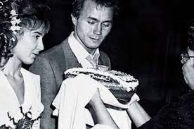 Родился 28 мая 1962 года в новосибирске. Lichnaya Zhizn Andreya Panina