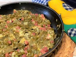 Para aprender como cocer judías verdes de manera correcta, lo primero que hay que hacer es lavarlas muy bien y quitarles todos los extremos. La Cocina De Merche Borjas Y Sus Recetas Revuelto De Judias Verdes Con Jamon