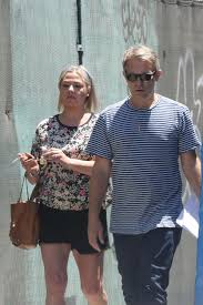 Julie morales 1 episode 2002. Lisa Armstrong Puts Her Wedding Ring From Ant Mcpartlin Back On During La Holiday