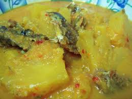 Elor ikan patin, cuci bersih•tahu putih besar•kacang panjang•asam kandis•serai•daun salam•daun jeruk•daun kunyit. Resepi Gulai Ikan Masin