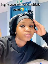 Ngiyazi Baningi Abangcono Kunam Kepha Ngikhethu Kuhlala Nawe