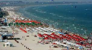 Pentru turistii care au achizitionat pachetul all inclusive servesc cina in prima zi de cazare, mic dejun , dejun si cina in urmatoarele zile ale sejurului. Programul Litoralul Pentru ToÈi Incepe La 1 Septembrie Tarife Mai Mici Cu PanÄ La 65 Realitatea FinanciarÄ