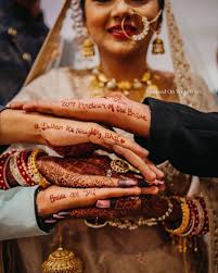 Bff Message Mehendi New Henna Design Ideas You Need To See In 2020 Indian Wedding Photography Poses Bridal Photography Poses Indian Wedding Photography Couples