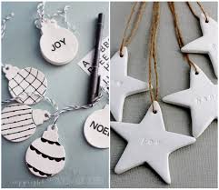 A faire seule ou en famille, ces idées permettent de un soupçon de paillettes, quelques morceaux d'adhésif décoratif, un joli papier et le tour est joué. Diy Deco De Noel A Faire Soi Meme 40 Idees Creatives A Faire