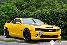 La camaro ss touchera les 330 ch, puis 340 ch en 2000 jusqu'à son arrêt de production. Chevrolet Camaro Ss Bumblebee 9 Oktober 2020 Autogespot