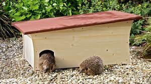 30880 laatzen, aktion tier igelzentrum niedersachsen: Igelhaus Bauen Mit Schritt Fur Schritt Bauanleitung Einfach Selbst Gemacht Ein Herz Fur Tiere Herz Fuer Tiere De