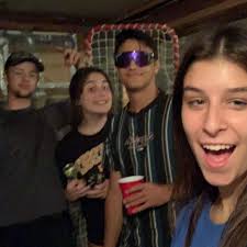 Betsy (@betsywillis_) • Instagram photos and videos