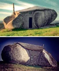 Real Life Flintstones House Made Of Rocks In Portugal Webecoist Stone Houses Boulder House Unusual Buildings