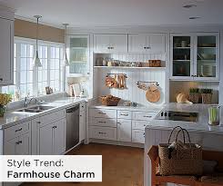 Farmhouse Charm Meets Country Living In This Bright And Casual Kitchen Shaker Style Kitchen Cabinets Kitchen Cabinet Styles Shaker Style Kitchens