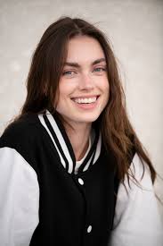 Charlene Weiss's Instagram, Twitter & Facebook