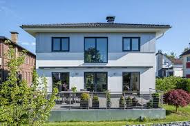 Von der individuellen planung bis hin zur handwerklichen umsetzung mit langjährigen und zertifizierten hinter der marke steht die erfahrung aus über 50 jahren mit über 50.000 gebauten häusern. Architektenhauser Von Baumeister Haus Hausbauhelden De