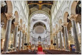 Pelerinages Et Culte Populaire De Saint Martin De Tours Apotre Des Gaules Phystorique Les Portes Du Temps Saint Martin De Tours Saint Martin Cathedrale De Tours