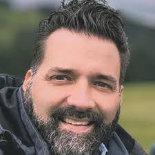 Mehr Zeit für Menschen durch intelligente Automatisierung in der Pflege