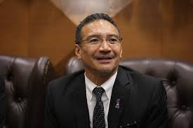 A subreddit for malaysia and all things malaysian. Malaysia S Former Minister Of Defence Hishammuddin Hussein Declares That His Country Deserves Better