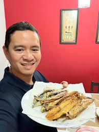 Professional snooker player Eddie Sinclair. Won the Scottish Championship  in 1980 and 1982. Pictured -left- with Ray Reardon.