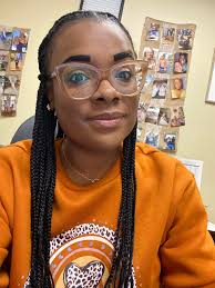 Octavia Clark's Instagram, Twitter & Facebook