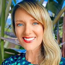 Maureen Stanfield's Instagram, Twitter & Facebook