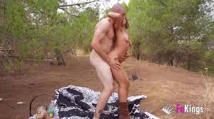 Elena de la Vega tries our OUTDOOR DATES! Everything is possible at our  picnics - XNXX.COM