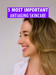 Karen Saab (@skinformer.kay)