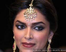 Deepika Padukone Maang Tikka Google Search Jeweled Bag Jewelry Pendants