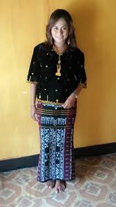 Ya, tidak sembarang orang dapat memiliki dan menggunakan surik. Baju Tradisional Belu Ntt Penjelasan Tari Cerana Tarian Tradisional Dari Kupang Ntt Budaya Nusantara Baju Tradisional Khas Bangka Belitung Dikenal Dengan Nama Paksian The Trendings