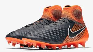 Maillot football france est la conception la plus excellente des baskets chaussure de foot en salle nike. Quelle Est La Meilleure Chaussure De Foot Le Top 12 Gentleman Moderne