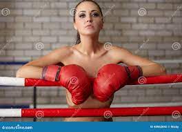 Verlockende Frauenaufstellung Nackt Im Boxring Stockbild - Bild von aktiv,  kaukasisch: 48962845