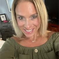 Jenni Ryan's Instagram, Twitter & Facebook