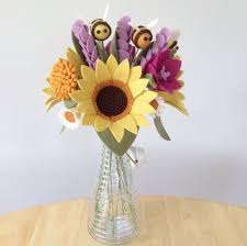 Pdf Tutorial Diy Felt Flowers Sunshine Bee Bouquet No Sew In 2020 Felt Flowers Diy Felt Flowers Patterns Felt Flowers