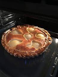 Tarte Aux Poires Et Amandes Ingredients Pour 6 Personnes 1 Pate Brisee 1 Boite De Grosses Poires 2 œufs 20 Cl D Tarte Aux Poires Poudre Amande Pate Brisee