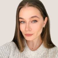 Ellen Muse's Instagram, Twitter & Facebook