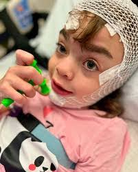 Leslie Higginbotham's Instagram, Twitter & Facebook