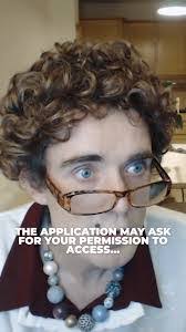 Julie Corry's Instagram, Twitter & Facebook