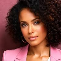 Samantha Fay's Instagram, Twitter & Facebook