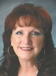 Shelly Nez's Instagram, Twitter & Facebook