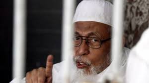Hari ini keluarga baasyir berangkat ke jakarta dan bogor untuk mengurus. Abu Bakar Ba Asyir Batal Bebas Wiranto Sebut Masih Butuh Sejumlah Pertimbangan Tribun Pekanbaru