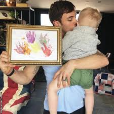 Tom daley and dustin lance black are the proud parents of a baby boy — one who is equally each of theirs. Olympic Secrets Knitting Is Tom Daley S Tokyo 2020 Secret Weapon Bbc Sport