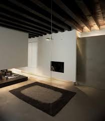 Il soffitto con travi a vista dona immediatamente carattere a ogni stanza e deve essere valorizzato in modo da far risaltare la bellezza del legno. Consigli Illuminazione Soffitto Travi A Vista Lid Design